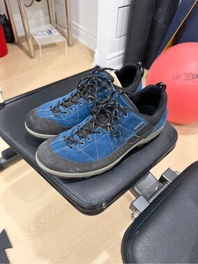 Ecco Men's Blue and Black Suede Lace-Up Sneakers